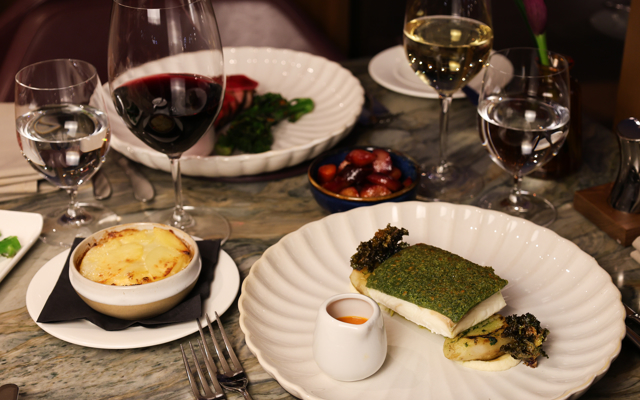 Loch Fyne halibut, herb crust, Jerusalem artichoke, variegated kale, sauce chermoula  